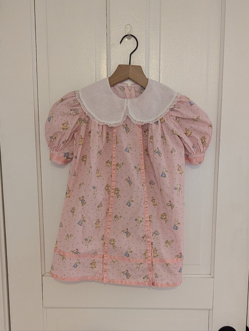 Vintage pale pink bunny print dress with white collar size 4